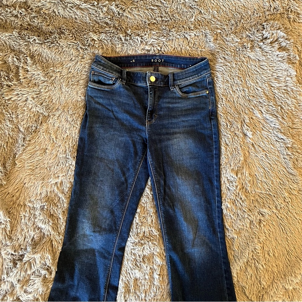 WHBM | BOOT CUT JEANS | SIZE 6 - Picture 12 of 13